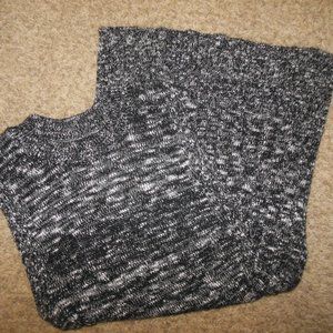 NWOT Express Small Black White Longer Back Tunic Sweater Sleeveless